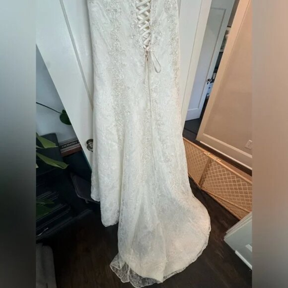 Maggie Sottero Lace Wedding Dress - Picture 4 of 16